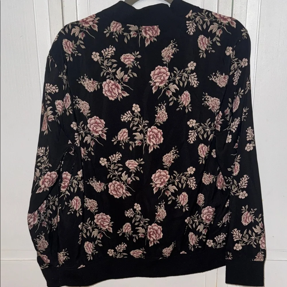 Floral Zip-Front Bomber Jacket - Black with Pink Floral Size 1X fits M & L - Picture 6 of 6